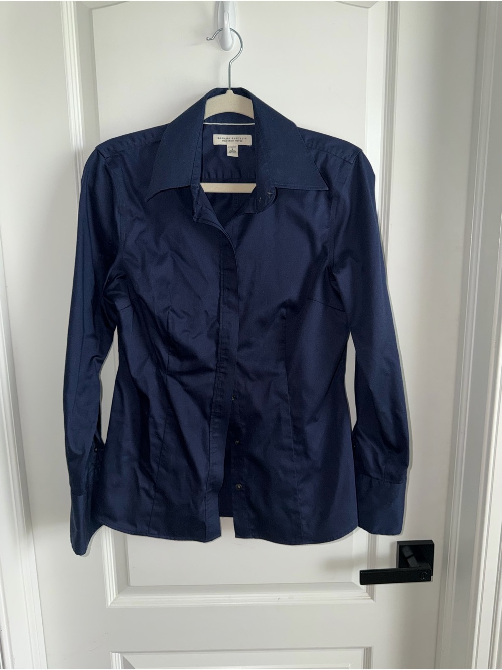 Banana Republic Women’s Size 8 Navy Blue Non Iron Fitted Stretch Button Down